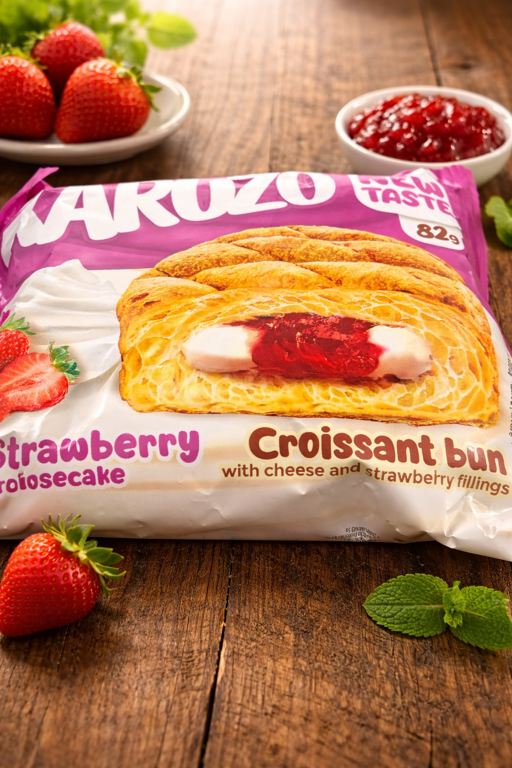 Strawberry Cheesecake Croissant  karuzo 82 g